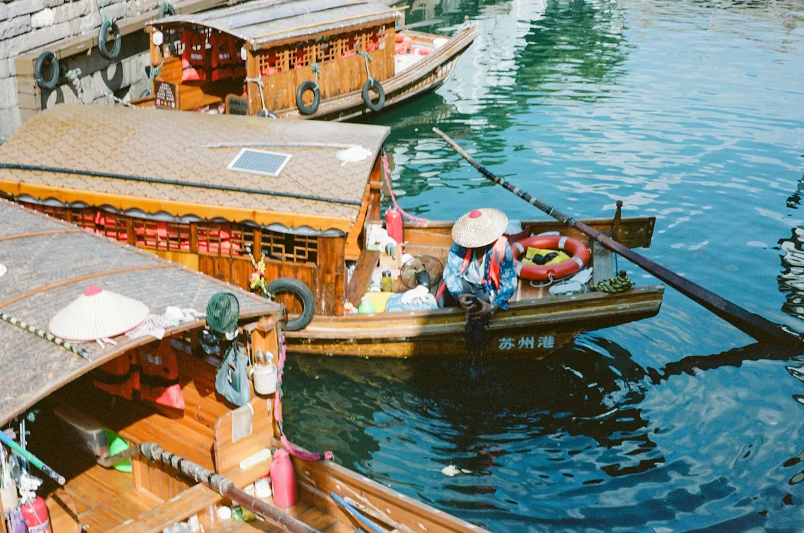 Image from unsplash@Jean Carlo Emer